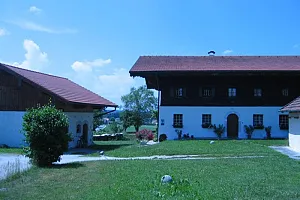mfimmobilienbauernhof2.jpg